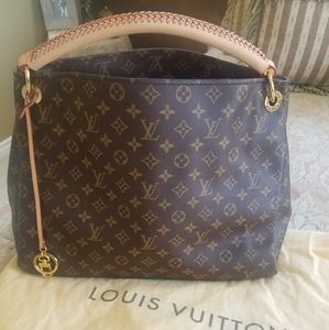 LOUIS VUITTON ARTSY